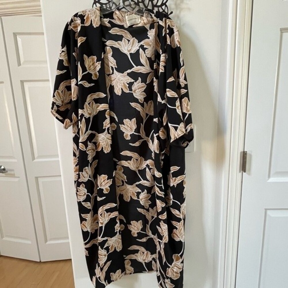 Maison Du Soir Selena Black Floral Kimono S/M Nwot - image 8